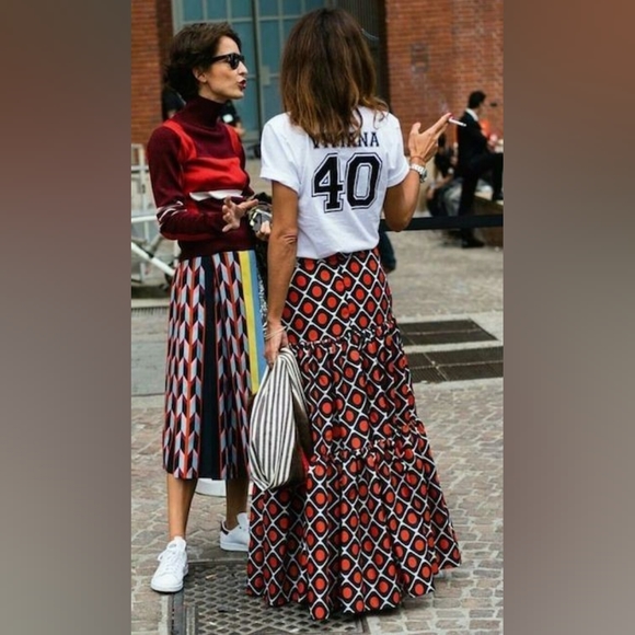 ISO! Quality skirts and dressed - Picture 4 of 4